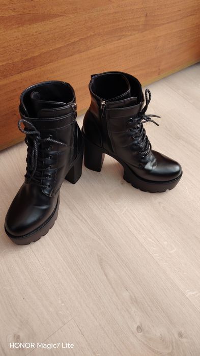 Дамски обувки ток! Нови.