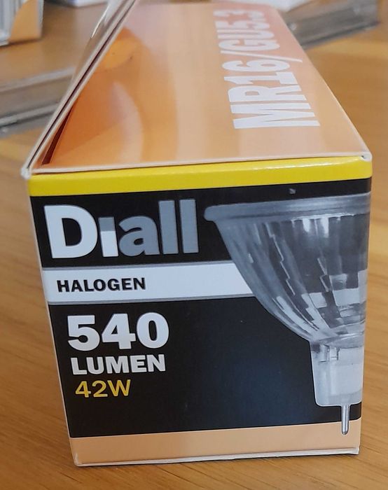 Becuri halogen - set de 4 bucati.