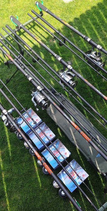 Set 4 Lansete 3,90 m,4 Mulinete 8000,Rod Pod,Senzori+Swingere+Fir