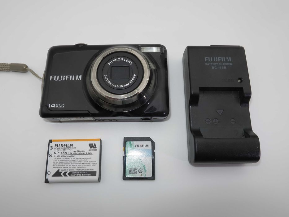 Fujifilm FinePix JV300 компактен цифров фотоапарат, 14.0 MP, 5x Оптичен Зум, дигитална камера тествана и работи отлично!