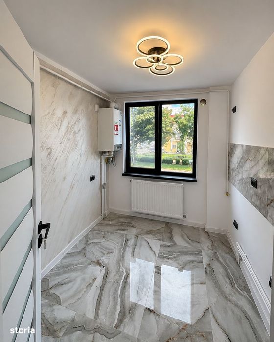 De Vanzare Apartament cu 2 camere zona Independentei cu 1 Decembrie