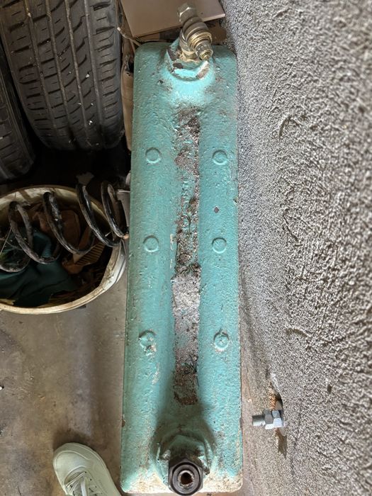 Calorifer,radiator fonta vechi greu 9 elementi, 80 lei totul