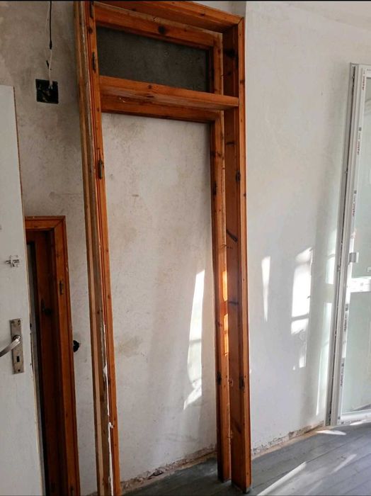 Дървена дограма - балконска врата плюс каса