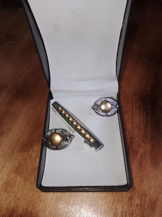 Продам запонки новые!