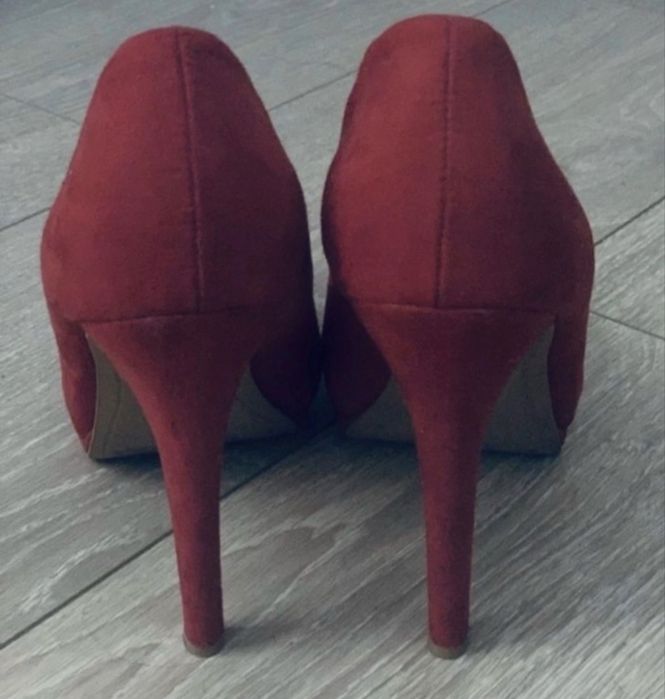 Pantofi Zara Trafaluc rosii 37 Superbi