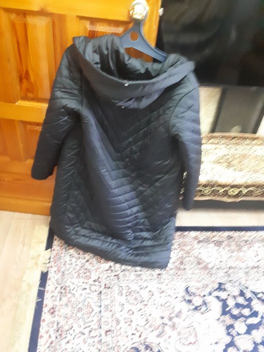 Продам женскую куртку б/у