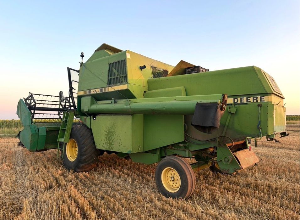 Vând combina John Deere 1075, Ac, tocător