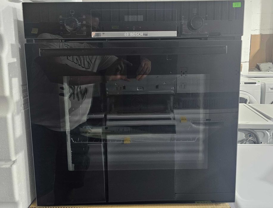 Bosch HBA553BA3F е вградена електрическа фурна от серия Bosch Serie 4