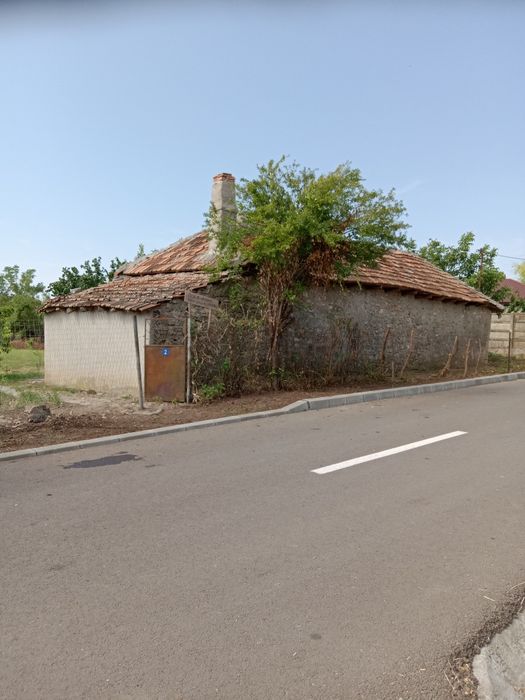 De vânzare un imobil
