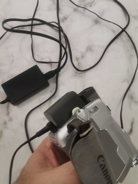 Видеокамера "Canon" MV800