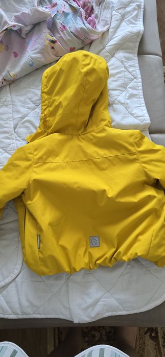 Продам детскую куртку