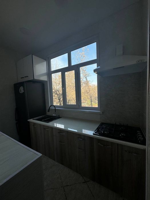 Chilonzor metro 100 m. Razdelniy 3 xona qilingan  uzoq muddatga kvartr