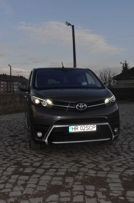 Proace Verso 2.0 Diesel (177 CP) | 8 locuri | automată | TVA inclus