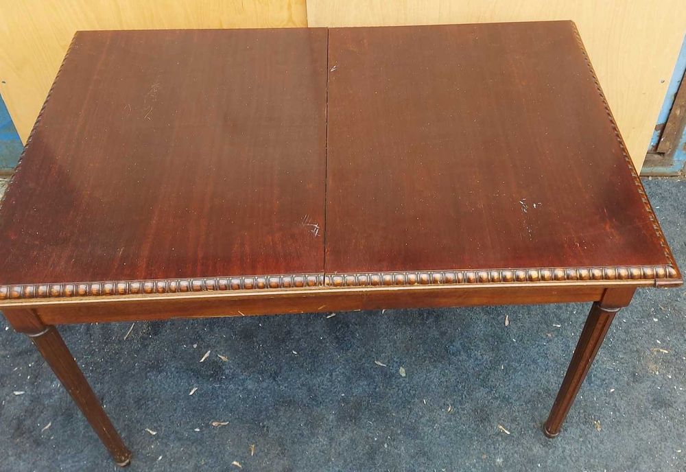 Masa Vintage cu ornamente; Masa pentru living cu blat 122x76 cm