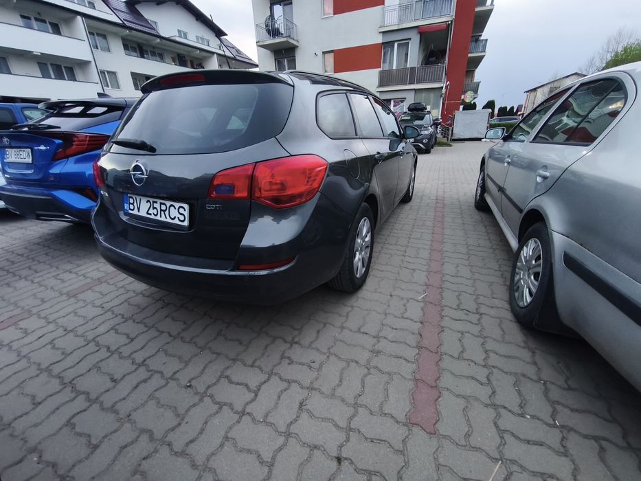 Opel Astra J Sports Tourer (Break) | 2012