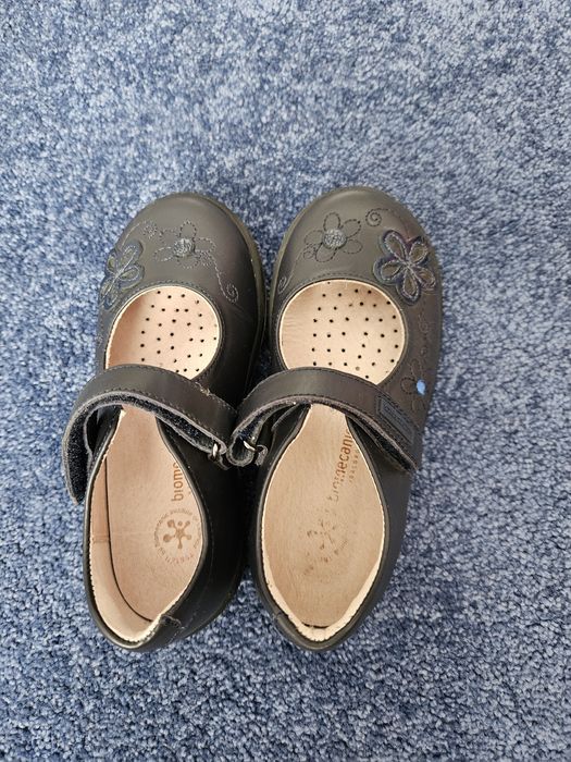 Biomecanics Като нови тъмно сините обувки 27н.