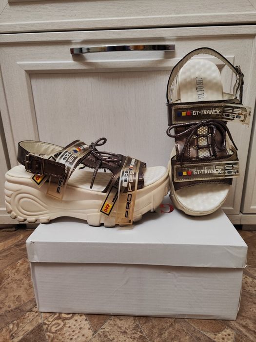 Срочно продам обувь