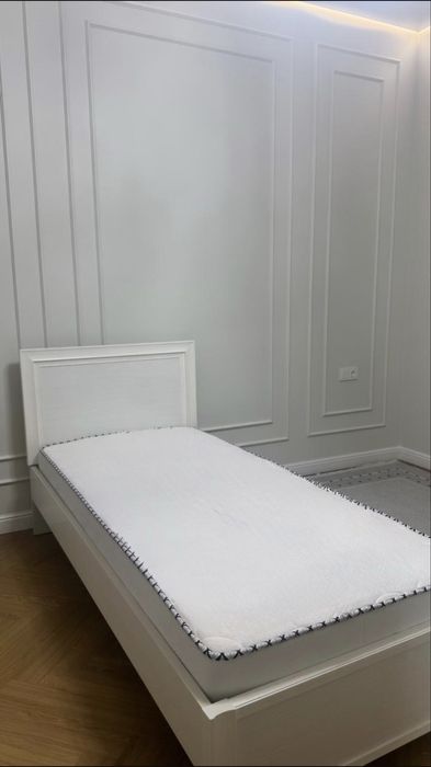 Продается кровать с матрасом