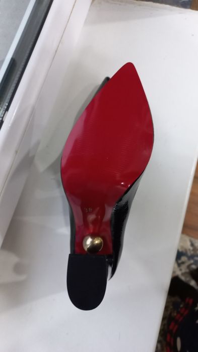 Турецкий туфли продам кожа  не обычный красивый размер 37