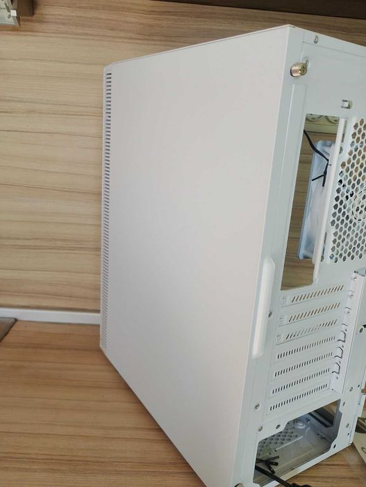 Гейминг кутия за компютър (MONTECH X3 SIX FANS)