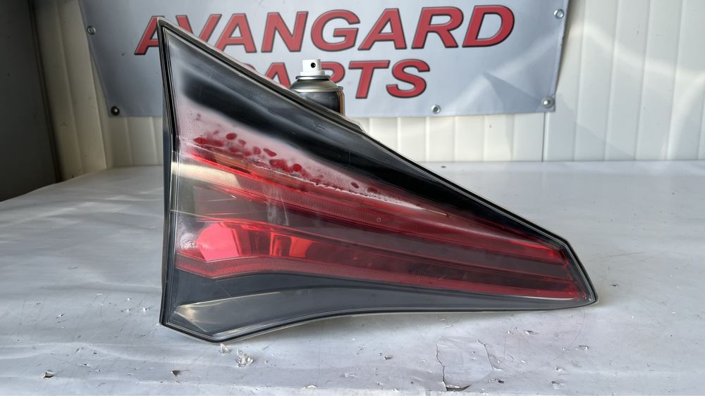 Ляв и 2 броя десен стоп Toyota Rav4 4