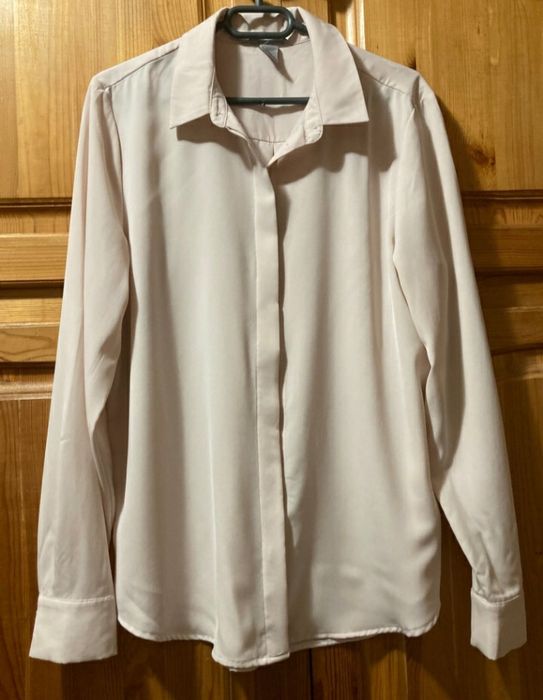 Предлагам дамски топове и ризи размер M/L