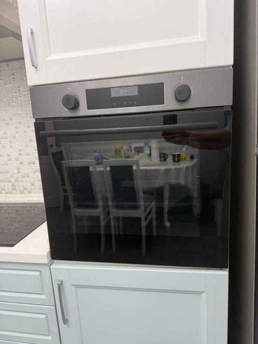 Продам духовку Bosch новая