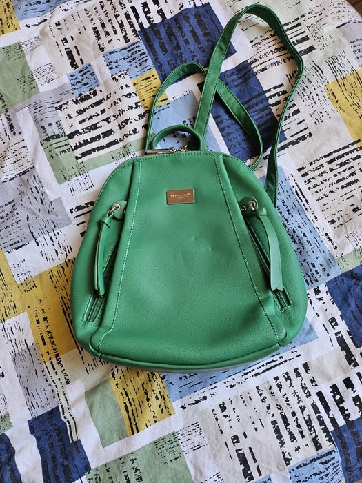 Чанти и раници като нови