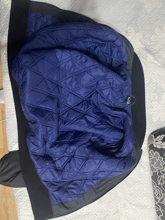 EA7 легкая куртка