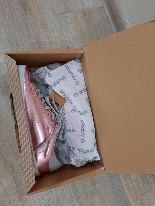 Испански кецове цвят металик