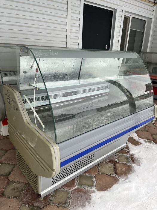 Продам витринные холодильники бу
