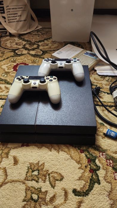 Sony PlayStation 4 (PS4).