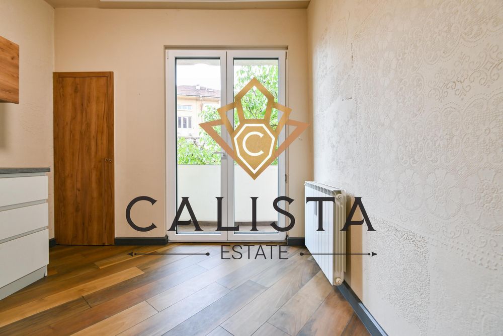 Дава се под наем Тристаен апартамент в София, Център - 86 кв.м за 900 € - Снимка #2