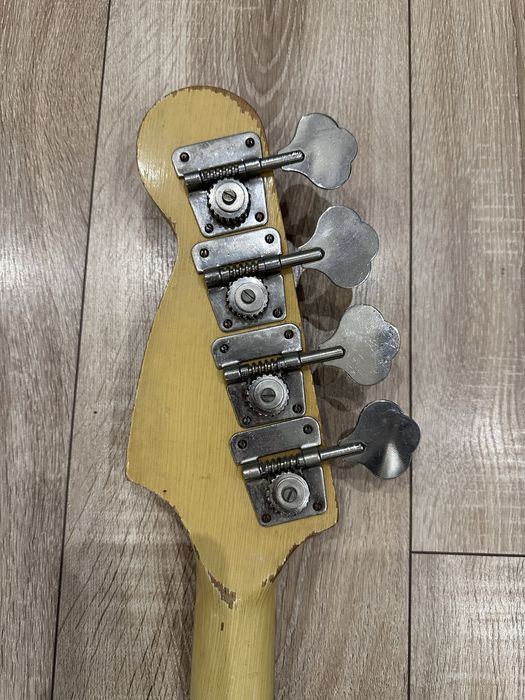 Бас китара Кремона