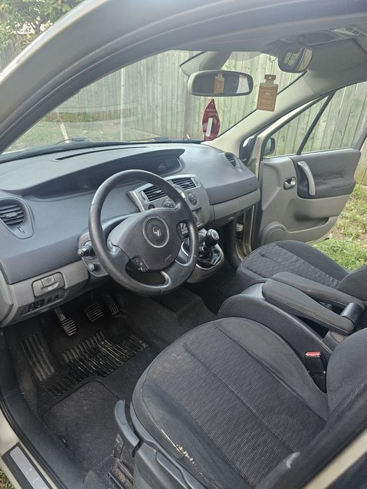 Vând Renault Megane Scenic (2007) – 1.9 dCi – Monovolum de Familie Ideal