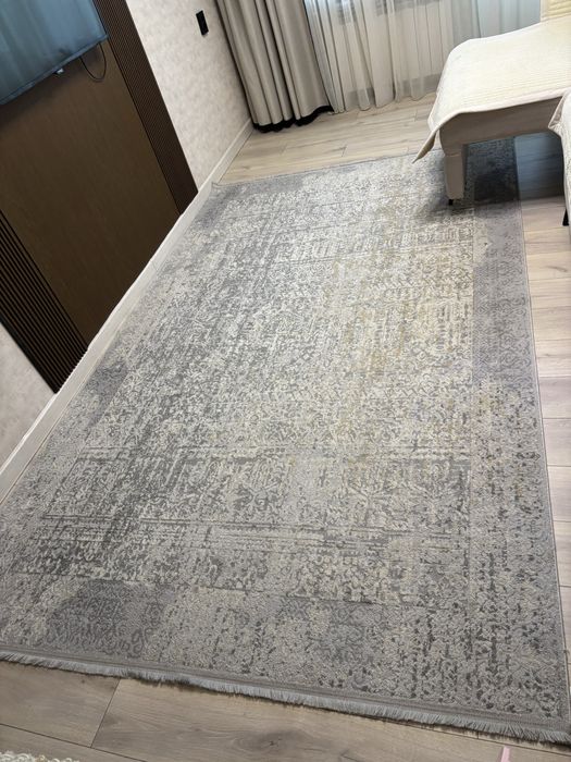 Продам ковер в хорошем состоянии