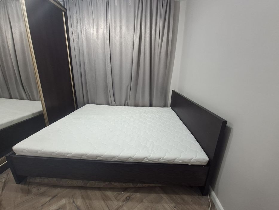 Продам двуспальную кровать