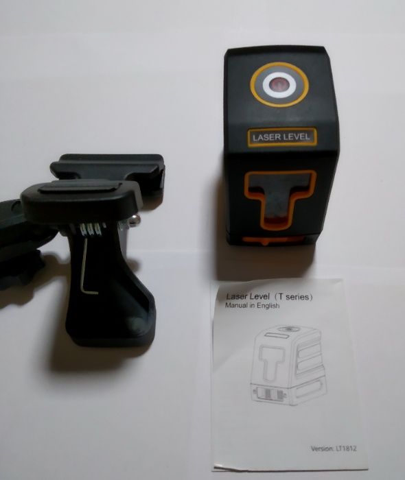Лазерный уровень с креплением