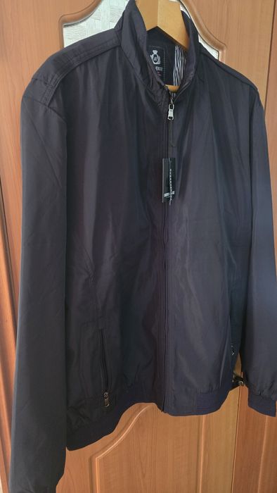 Продам новую ветровку