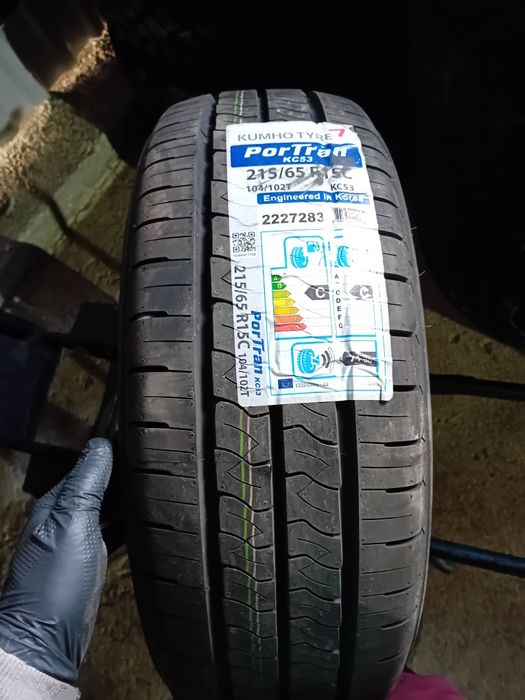 215 65 R 15 C Kumho vara