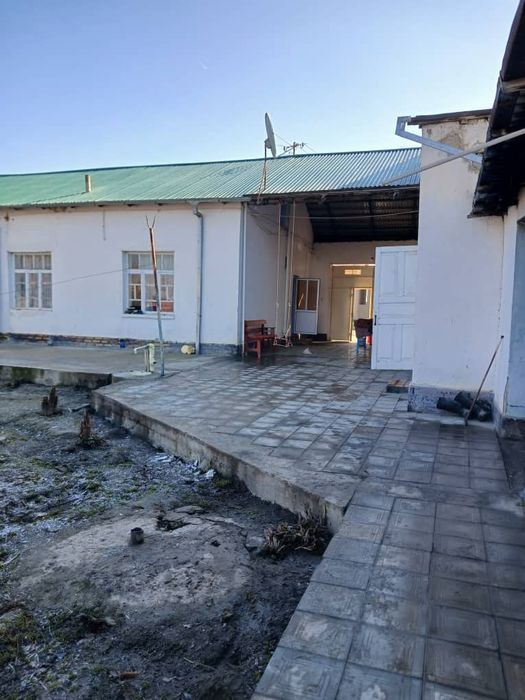 uy sotiladi hamma sharoyiti bor tayor uy