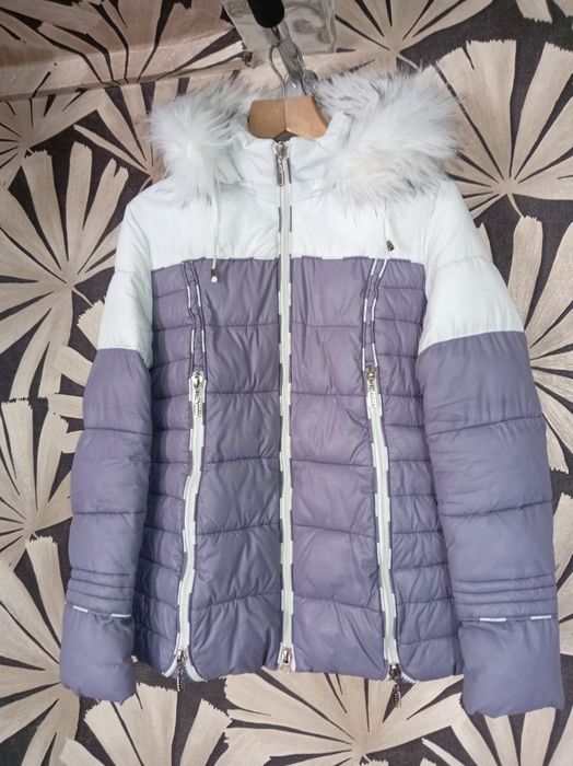 Продам женские куртки р.48-50