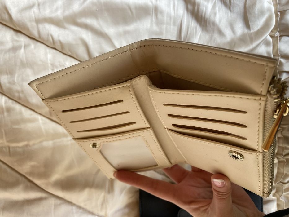 Дамски портмонета