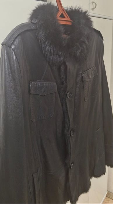 Продаётся мужское зимнее полупальто