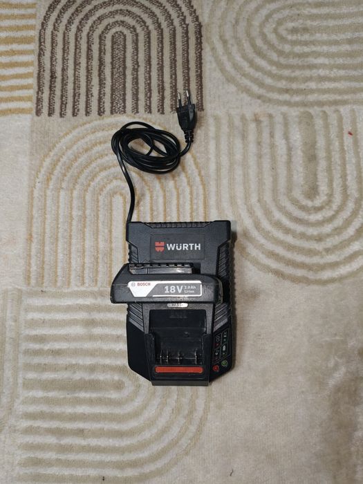 Vând set încărcator Wurth/Bosch 18V-6A cu acumulator Bosch 18v-2A