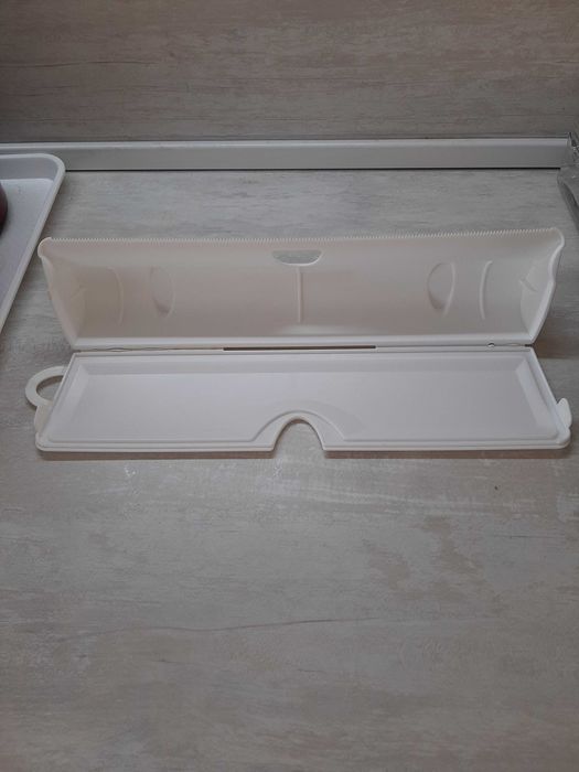 .Декоративни комплекти свещи-нови.Градинска маса