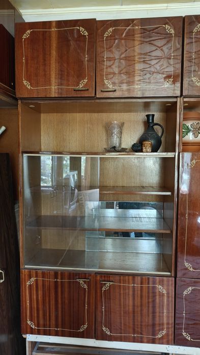 Бесплатно советский шкаф (самовывоз)
