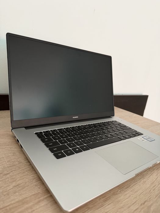 Лаптоп HUAWEI MateBook D15