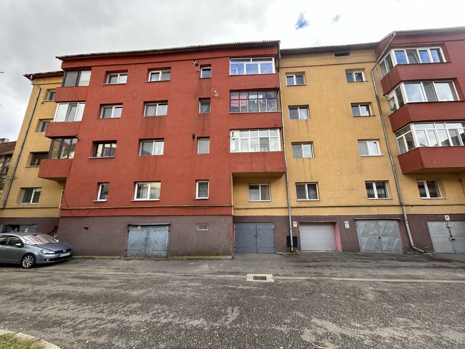 Apartamnet centru petrila (profi , cec bank )
