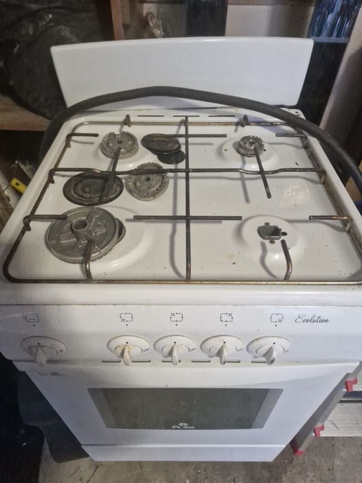 Продам газ плиту